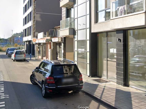 Дава се под наем Магазин в Пловдив, Кършияка - 95 кв.м за 561 € - Снимка #1