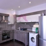 Дава се под наем Тристаен апартамент в Варна, Бриз - 150 кв.м за 1000 € - Снимка #1