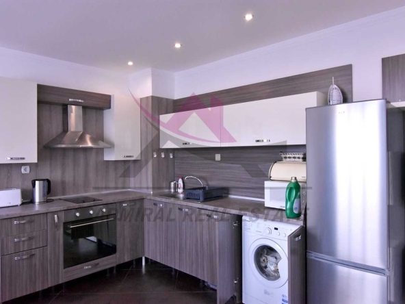 Дава се под наем Тристаен апартамент в Варна, Бриз - 150 кв.м за 1000 € - Снимка #1