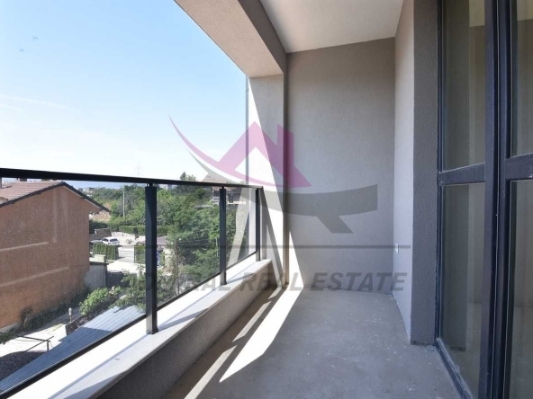 Двустаен апартамент в Варна, Изгрев - 63 кв.м за 2096 €/кв.м - Снимка #1