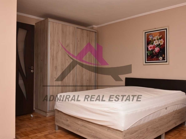 Тристаен апартамент в Варна, Център - 60 кв.м за 2767 €/кв.м - Снимка #1