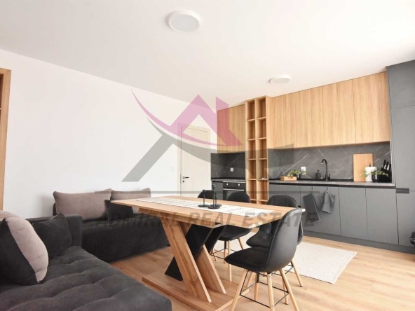 Дава се под наем Двустаен апартамент в Варна, Възраждане 3 - 60 кв.м за 450 € - Снимка #1