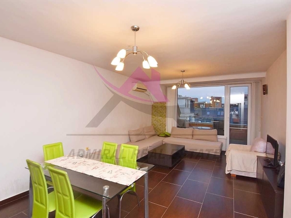 Дава се под наем Тристаен апартамент в Варна, Базар Левски - 100 кв.м за 614 € - Снимка #1