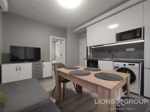 Дава се под наем Двустаен апартамент в Варна, Цветен квартал - 55 кв.м за 460 € - Снимка #1