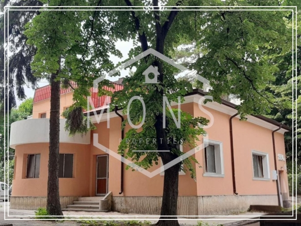 Къща в Добрич, Център - 310 кв.м за 601 €/кв.м - Снимка #1