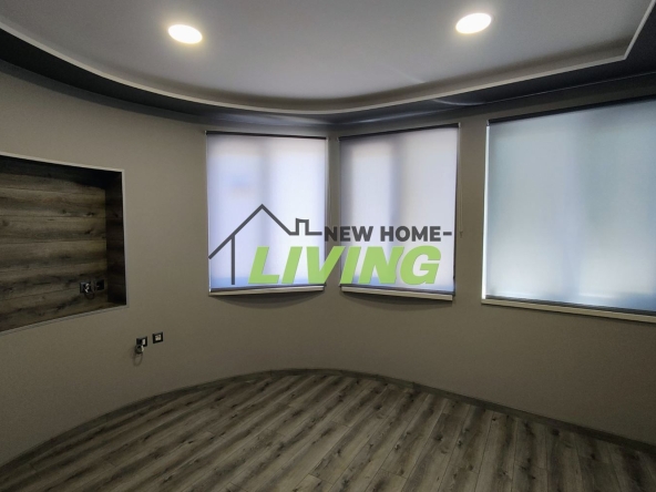 Дава се под наем Офис в Пловдив, Център - 100 кв.м за 1000 € - Снимка #1