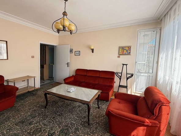 Дава се под наем Двустаен апартамент в София, Хиподрума - 68 кв.м за 498.27 € - Снимка #1