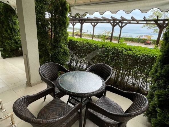 Тристаен апартамент в Поморие - 128 кв.м за 1012 €/кв.м - Снимка #1