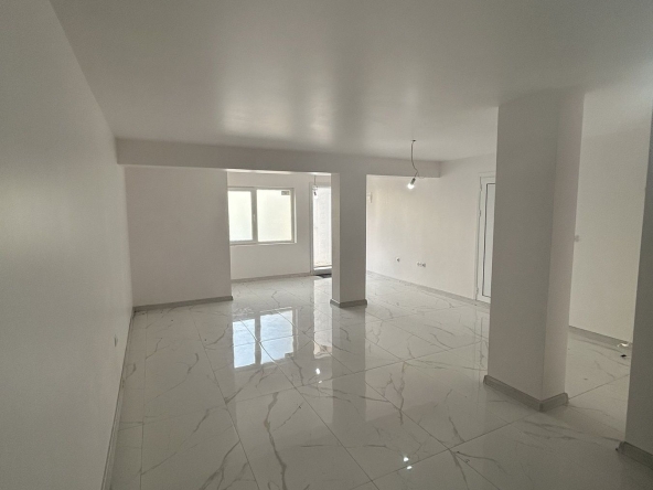 Дава се под наем  в Варна, Кайсиева градина -  кв.м за 408 € - Снимка #1