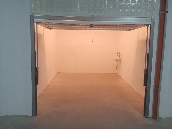 Дава се под наем Гараж / Паркомясто в Стара Загора, Три чучура - център - 18 кв.м за 76.5 € - Снимка #1