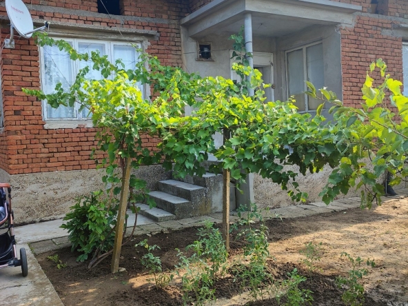 Къща в Завет - 105 кв.м за 272 €/кв.м - Снимка #1