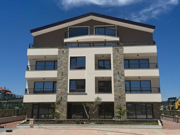 Двустаен апартамент в Бургас, Изгрев - 63 кв.м за 1239 €/кв.м - Снимка #1