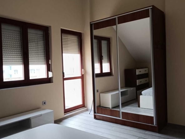 Дава се под наем Двустаен апартамент в Бургас, Център - 65 кв.м за 600 € - Снимка #1