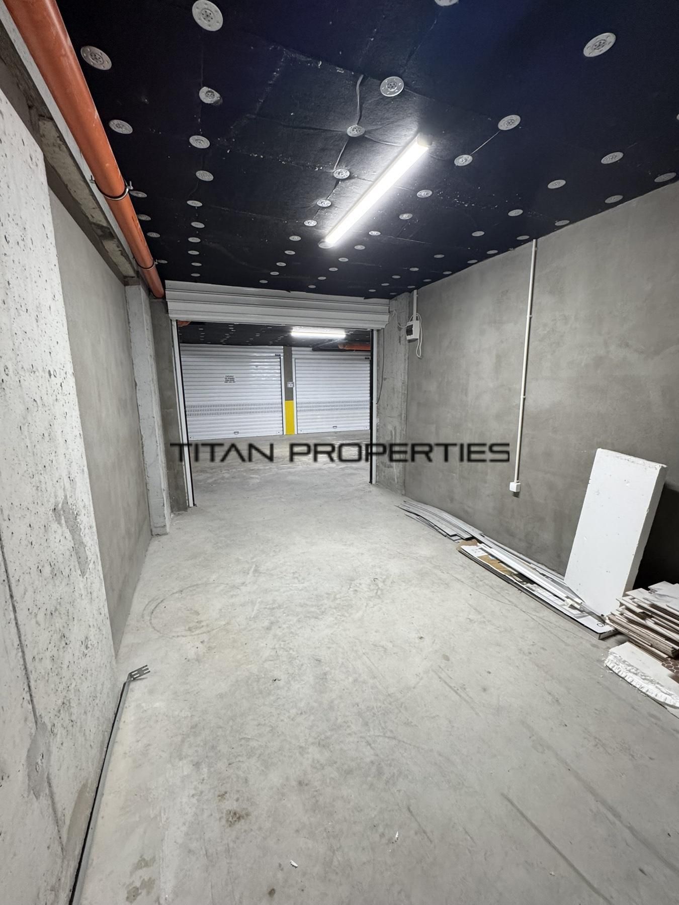 Гараж / Паркомясто в Бургас, Славейков - 28 кв.м за 1072 €/кв.м - Снимка #1