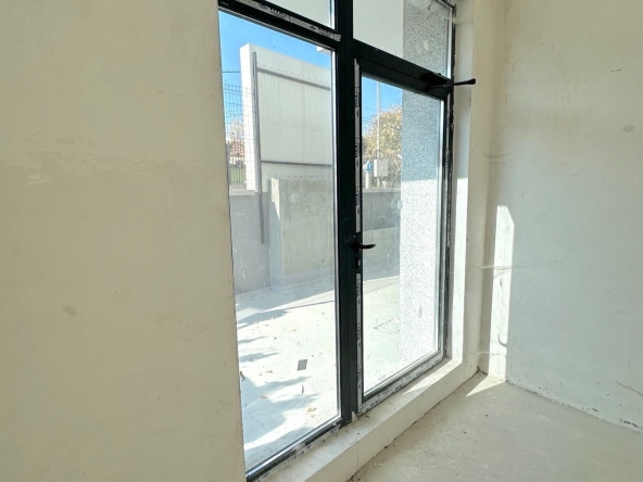 Дава се под наем Магазин в София, Студентски град - 152 кв.м за 114000 € - Снимка #1