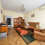 Дава се под наем Двустаен апартамент в Пловдив, Център - 68 кв.м за 307 € - Снимка #1