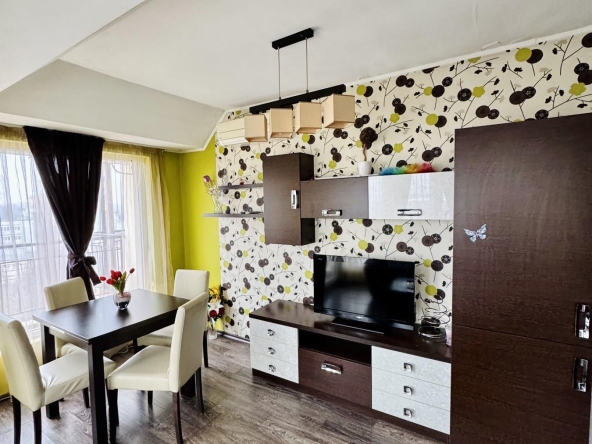 Дава се под наем Двустаен апартамент в Бургас, Изгрев - 66 кв.м за 408 € - Снимка #1