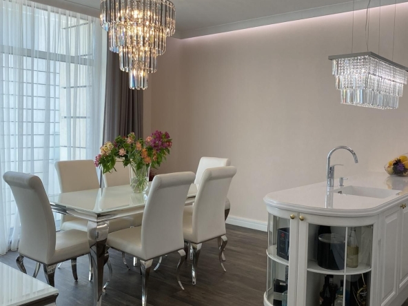 Дава се под наем Четиристаен апартамент в София, Бояна - 253 кв.м за 3000 € - Снимка #1