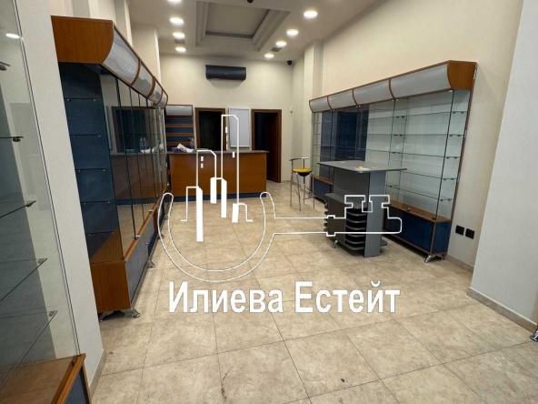 Дава се под наем Магазин в Димитровград - 45 кв.м за 255 € - Снимка #1