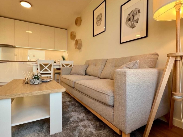 Дава се под наем Тристаен апартамент в София, Требич - 82 кв.м за 612 € - Снимка #1