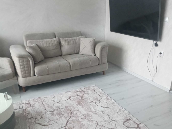 Тристаен апартамент в Разград, Център - 76 кв.м за 2013 €/кв.м - Снимка #1