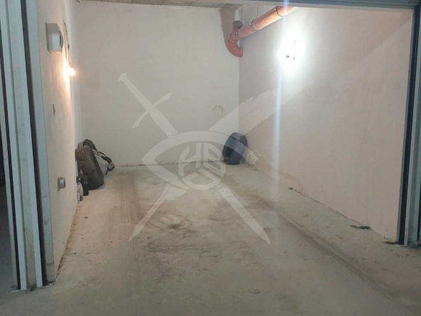 Гараж / Паркомясто в Пловдив, Кючук Париж - 17 кв.м за 1353 €/кв.м - Снимка #1