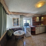 Дава се под наем Двустаен апартамент в Варна, м-т Траката - 35 кв.м за 295 € - Снимка #1