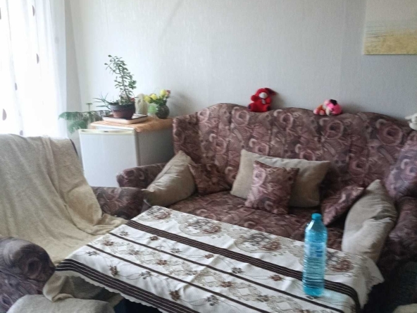 Дава се под наем Двустаен апартамент в Разград, Житница - 67 кв.м за 229.5 € - Снимка #1