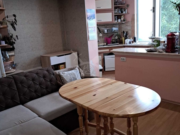 Тристаен апартамент в Айтос - 86 кв.м за 1454 €/кв.м - Снимка #1
