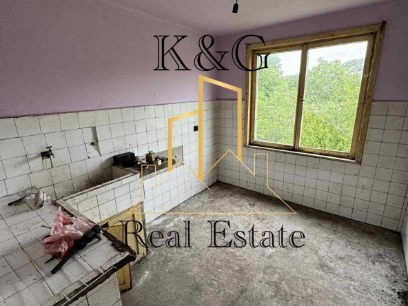 Къща в с. Дряновец, Област Разград - 120 кв.м за 340 €/кв.м - Снимка #1