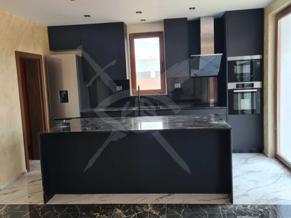 Къща в Пловдив, Беломорски - 470 кв.м за 2554 €/кв.м - Снимка #1