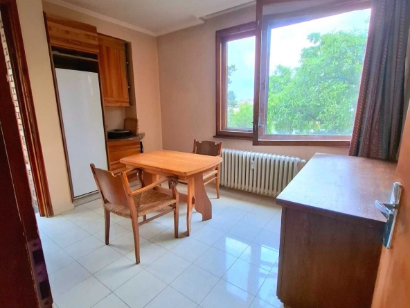 Дава се под наем Двустаен апартамент в София, Изгрев - 65 кв.м за 650 € - Снимка #1