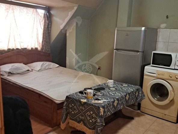 Едностаен апартамент в Бургас, Меден рудник - зона А - 34500 кв.м за 1 €/кв.м - Снимка #1