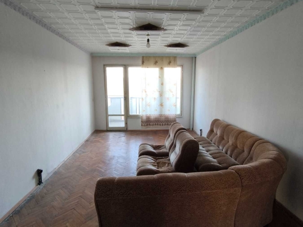 Тристаен апартамент в Плевен, Дружба 2 - 98 кв.м за 919 €/кв.м - Снимка #1