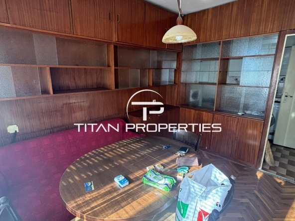 Дава се под наем Тристаен апартамент в Бургас, Център - 76 кв.м за 357 € - Снимка #1