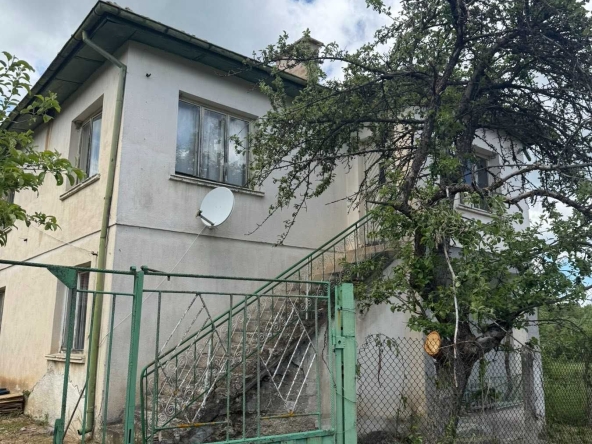 Къща в с. Гюешево, Област Кюстендил - 160 кв.м за 208 €/кв.м - Снимка #1