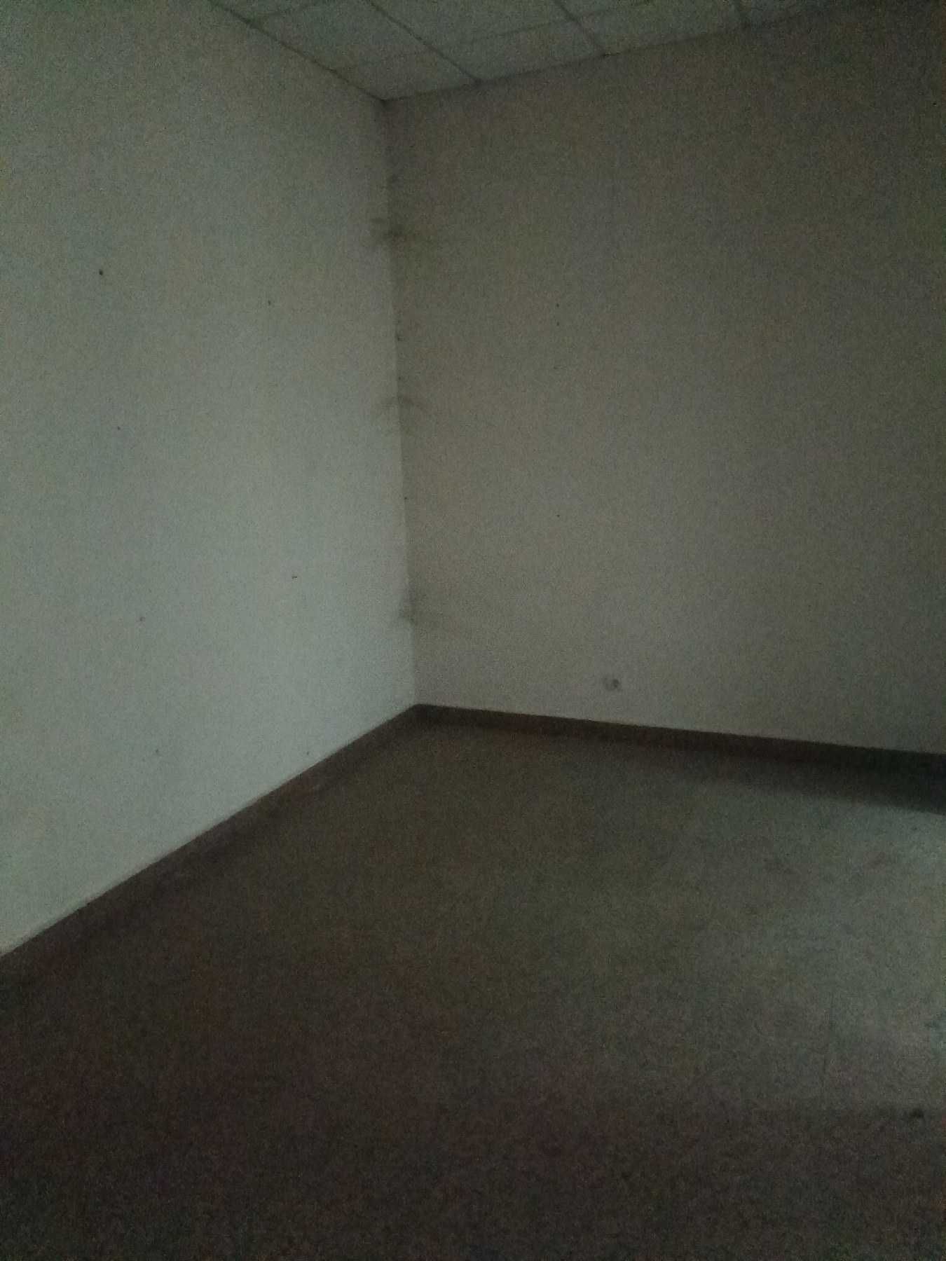 Магазин в Разград, Център - 18 кв.м за 1389 €/кв.м - Снимка #1