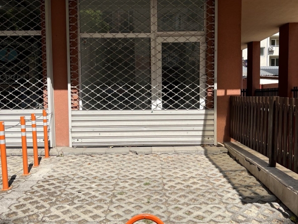 Дава се под наем Магазин в София, Хиподрума - 23 кв.м за 305.49 € - Снимка #1