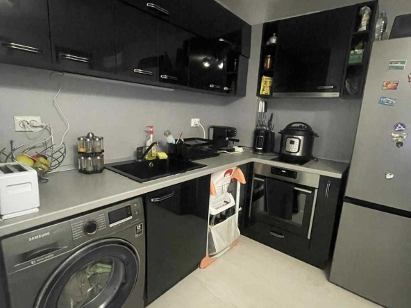 Двустаен апартамент в Казанлък - 56 кв.м за 2018 €/кв.м - Снимка #1