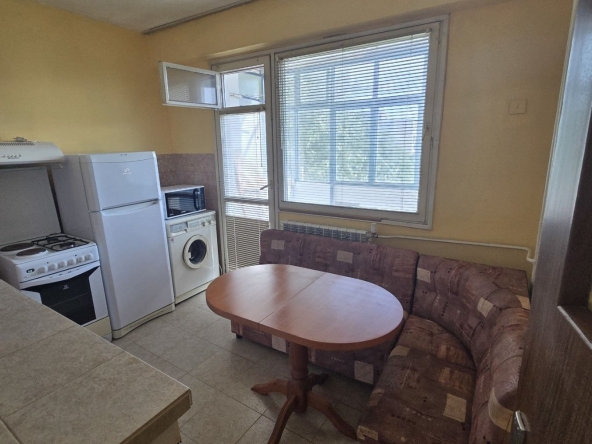 Двустаен апартамент в Плевен, Сторгозия - 56 кв.м за 1215 €/кв.м - Снимка #1