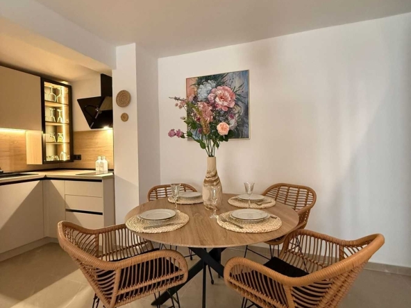 Дава се под наем Едностаен апартамент в Созопол - 35 кв.м за 250 € - Снимка #1