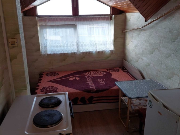 Дава се под наем Ателие в Русе, Център - 18 кв.м за 91.8 € - Снимка #1