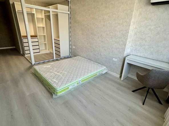 Дава се под наем Тристаен апартамент в София, Кръстова вада - 118 кв.м за 1580.49 € - Снимка #1