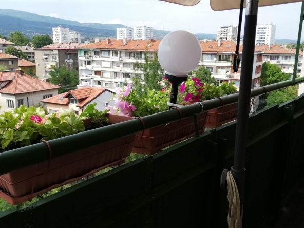 Двустаен апартамент в Кюстендил, Христо Ботев - 74 кв.м за 1000 €/кв.м - Снимка #1