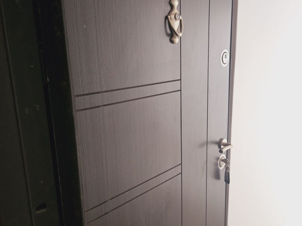 Тристаен апартамент в Казанлък - 90 кв.м за 680 €/кв.м - Снимка #1