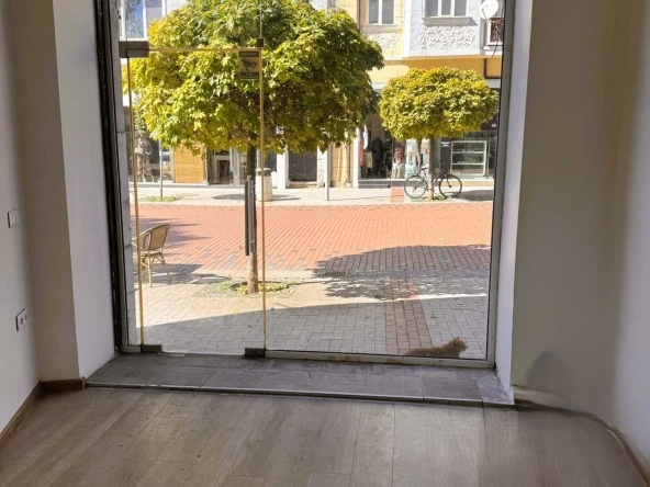 Дава се под наем Магазин в Варна, Център - 18 кв.м за 1275 € - Снимка #1