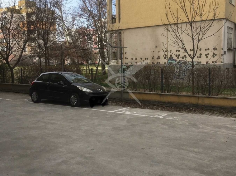 Гараж / Паркомясто в Пловдив, Кючук Париж - 14 кв.м за 608 €/кв.м - Снимка #1