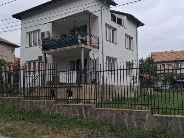 Къща в Кюстендил, Върташево - 210 кв.м за 1072 €/кв.м - Снимка #1