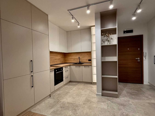 Дава се под наем Двустаен апартамент в София, Малинова долина - 80 кв.м за 850 € - Снимка #1