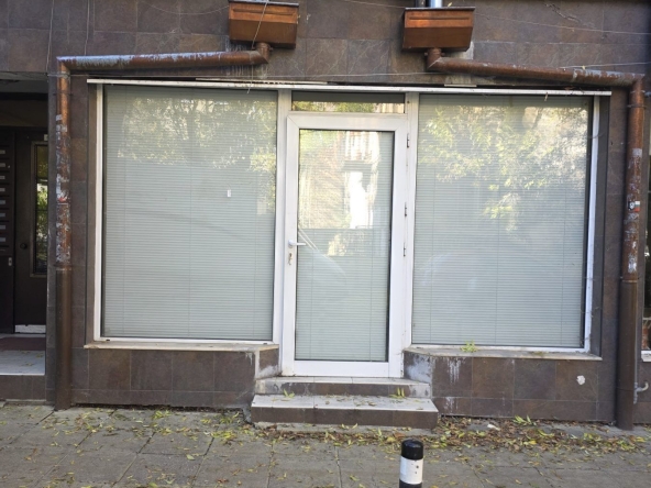 Дава се под наем Магазин в София, Зона Б-19 - 20 кв.м за 612 € - Снимка #1